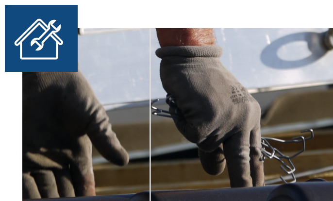 Sturmklammern werden als Klemmvorrichtung angebracht und dienen der Sicherung und Vorsorge vor dem Sturm. Ein beschädigtes Dach kann möglichst rasch (notfalls provisorisch) repariert werden.